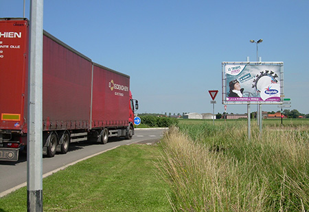 Dispositif d'affichage pour campagne publicitaire près de Lille-Courtrai-Tournai (Eurométropole)
